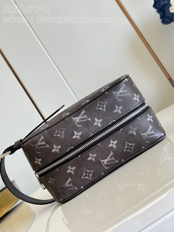 l0*is V*t0n locker dopp kit bag-23*13*12cm