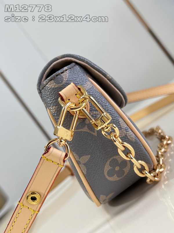 l0*is V*t0n wallet on chain ivy-23.5*12*4.3cm