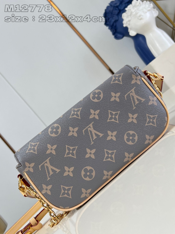 l0*is V*t0n wallet on chain ivy-23.5*12*4.3cm
