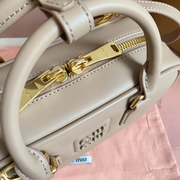 M*um*u arcadie leather bag-22x10.5x7.5cm