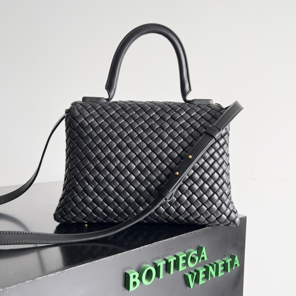 bo*te*ga Ve*ne*ta patti top handle bag