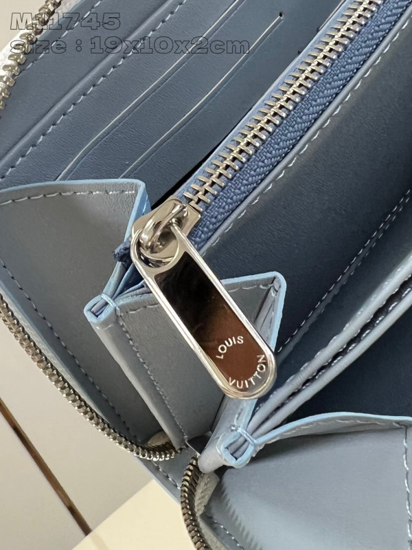l0*is V*t0n zippy wallet-10*20*2 cm