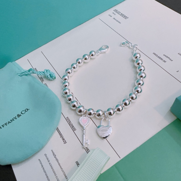 T*f*ny bracelet