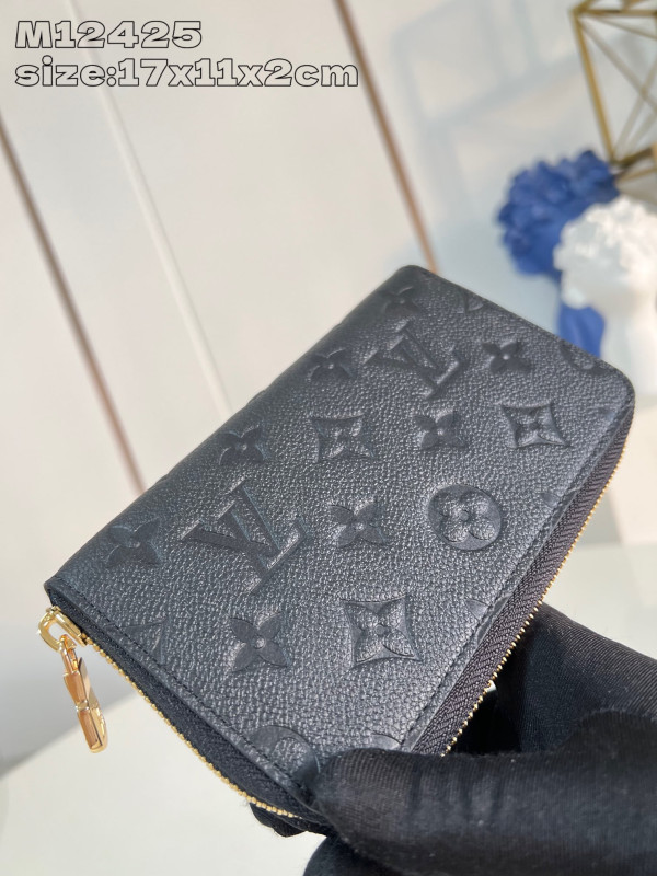 l0*is V*t0n margot wallet