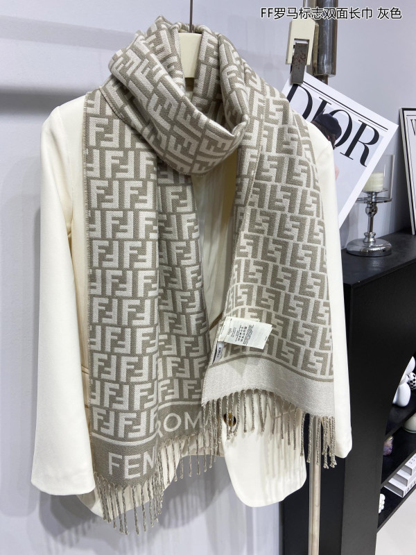 F**di scarf