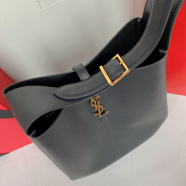 Y*L le 5 À 7 large soft hobo bag - 30x31x13cm