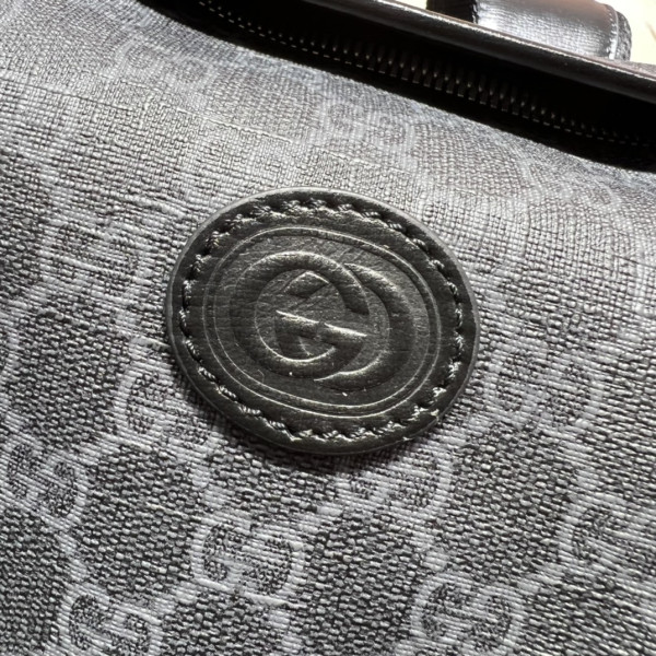 G*u*i medium backpack with interlocking g