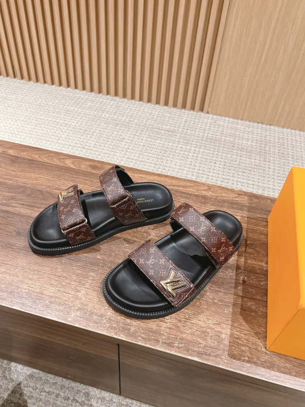 l0*is V*t0n sandals
