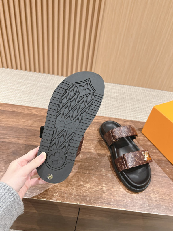l0*is V*t0n sandals
