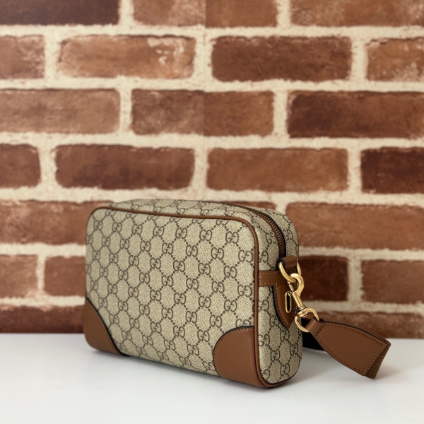 G*u*i gg emblem small crossbody bag