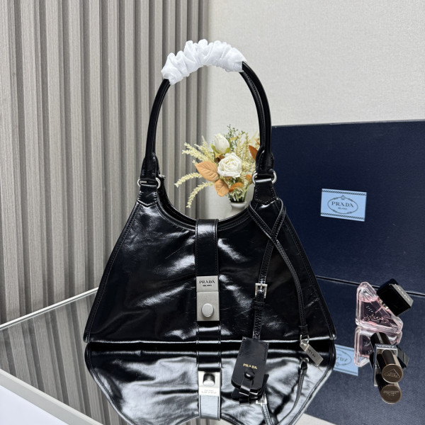 Pra*a medium leather tote bag-32*21*15cm