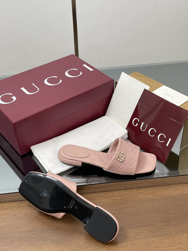 G*u*i women
