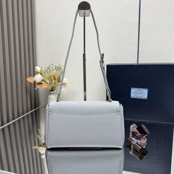 Pra*a small leather shoulder bag-26*14*9.5cm