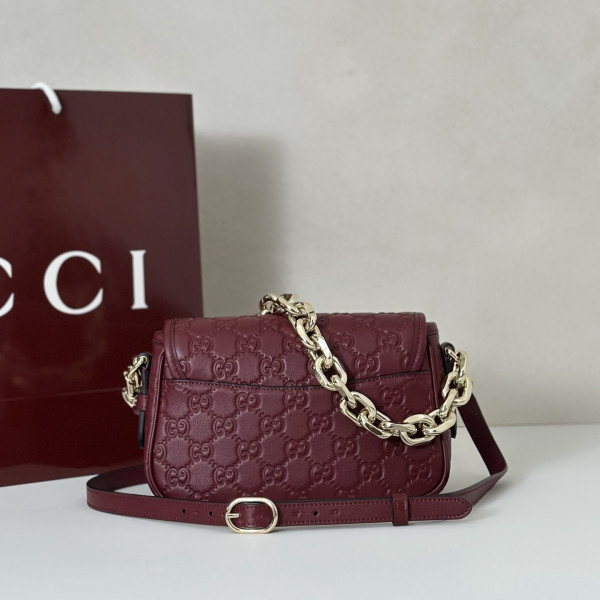 G*u*i gg emblem small shoulder bag - 20.5*13*7cm