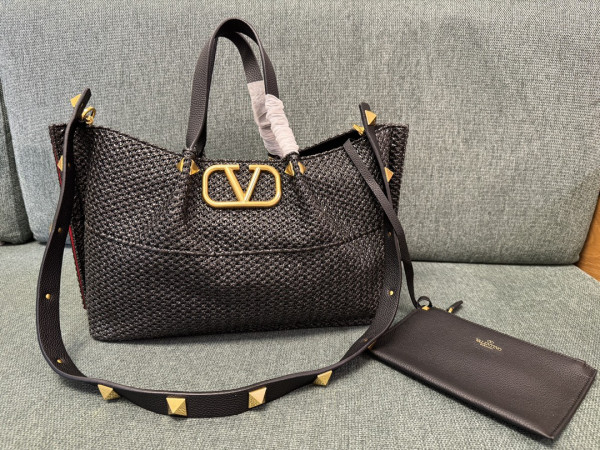 VALENTINO MEDIUM STRAW SUMMER TOTE