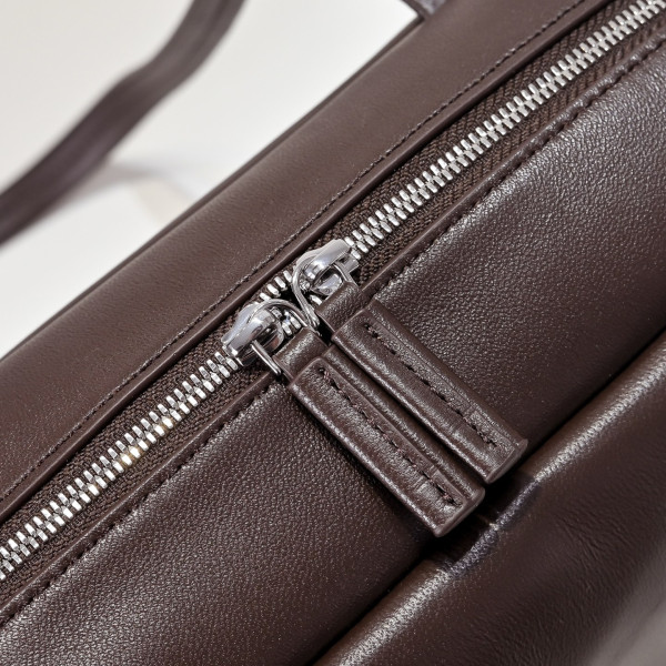 T*e R0w astra bowling shoulder bag - 30*18*10cm