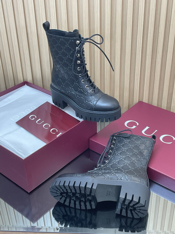 G*u*i boots