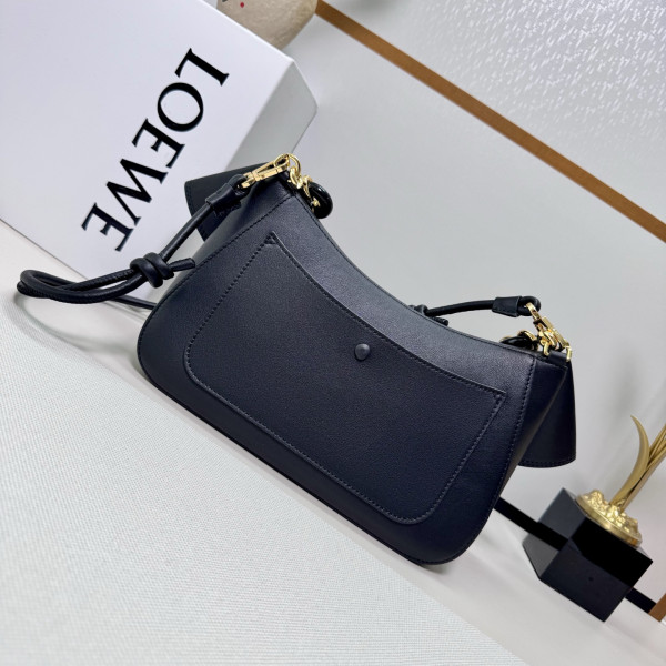 L0ew* medium ola bag in smooth calfskin - 26*18*13cm
