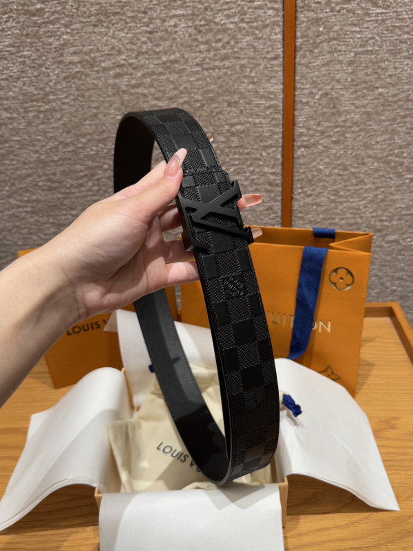 l0*is V*t0n belt