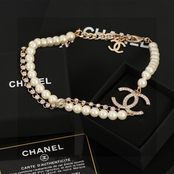 CL NECKLACE