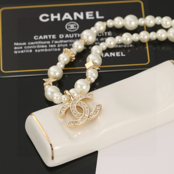 CL NECKLACE
