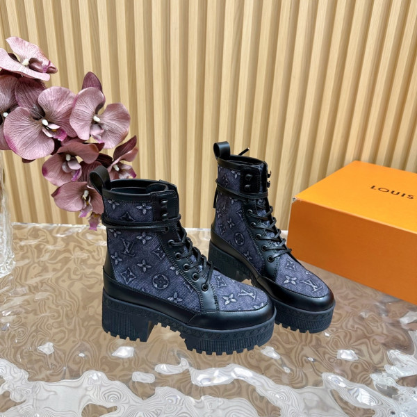 l0*is V*t0n boots