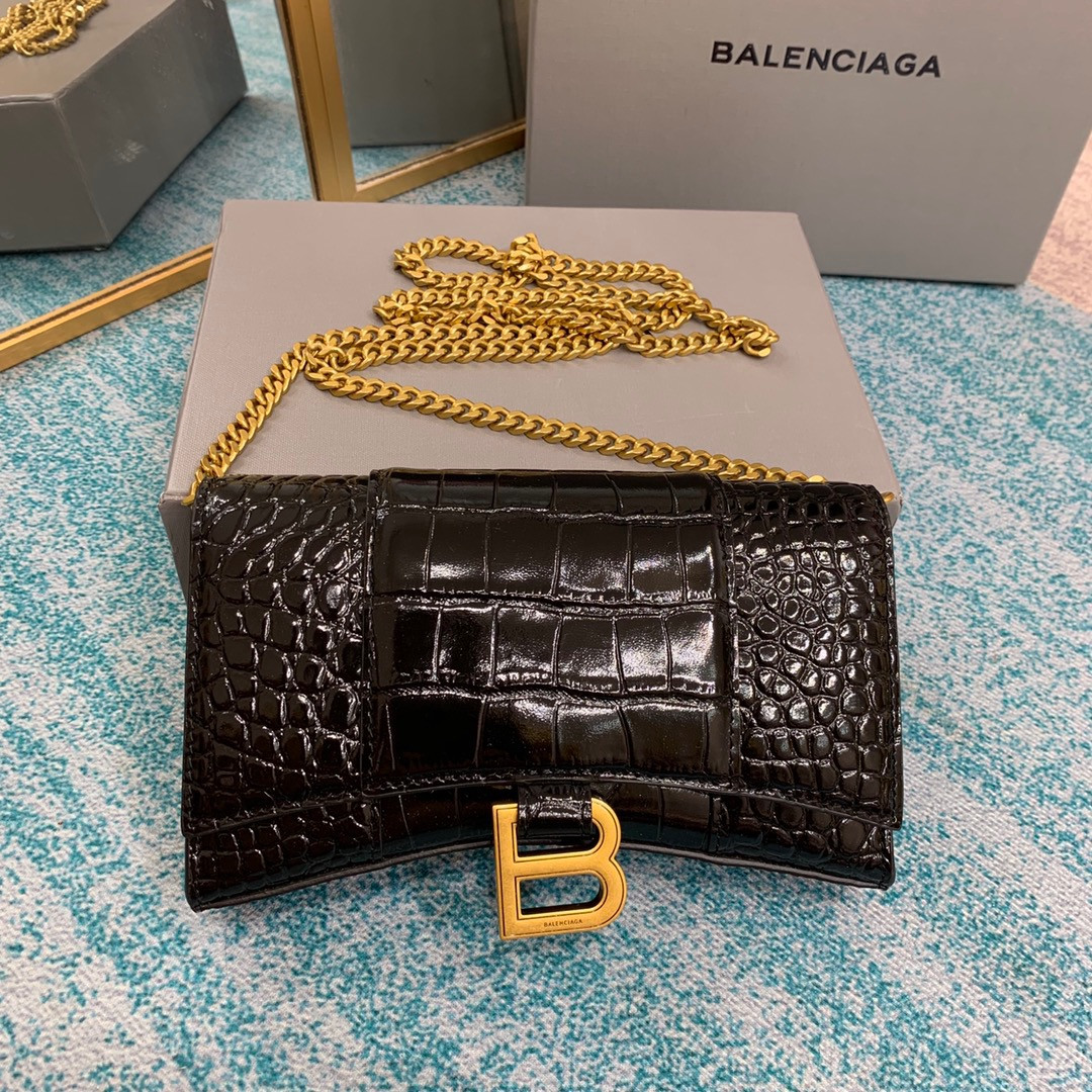 Ba*len*cia*ga hourglass wallet on chain