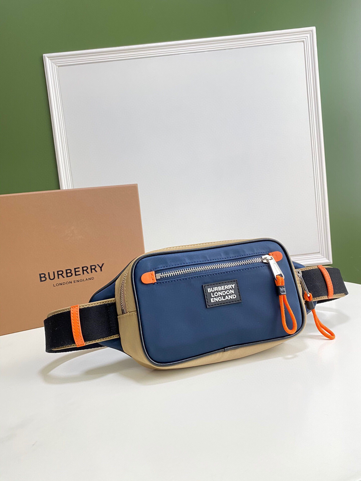 B**rry bum bag