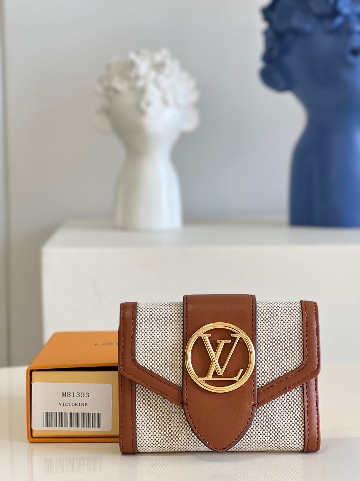 l0*is V*t0n pont 9 compact wallet