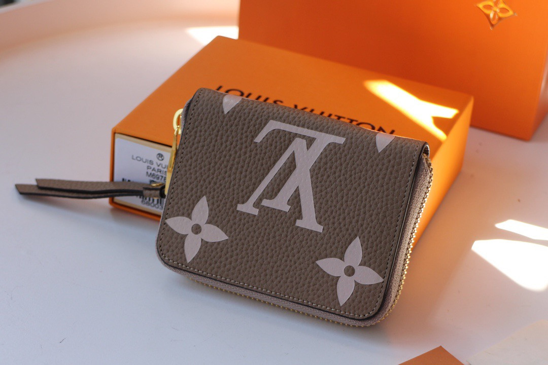 l0*is V*t0n zippy coin purse