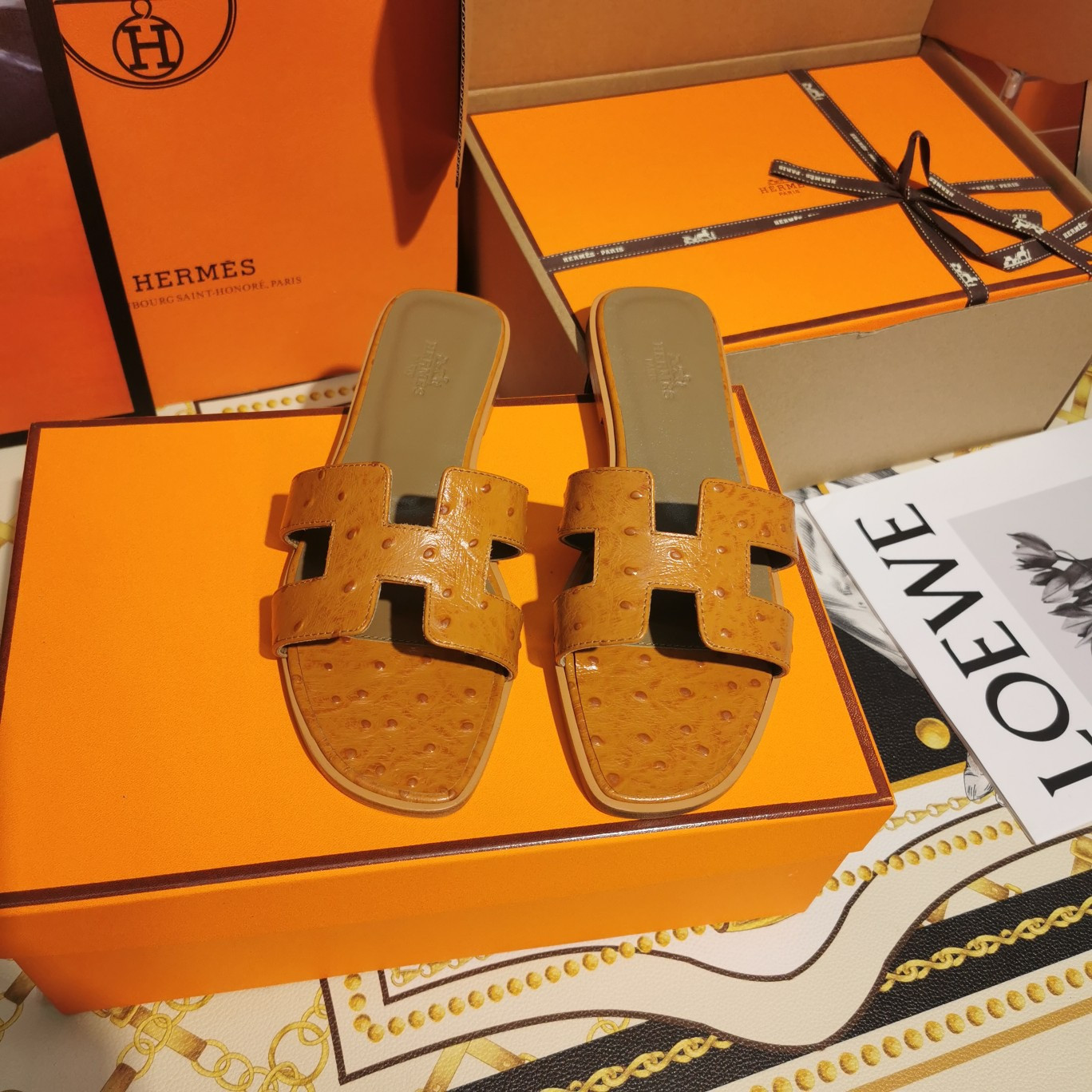 H**mes sandal