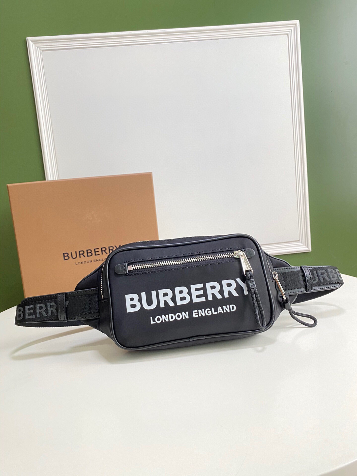 B**rry bum bag