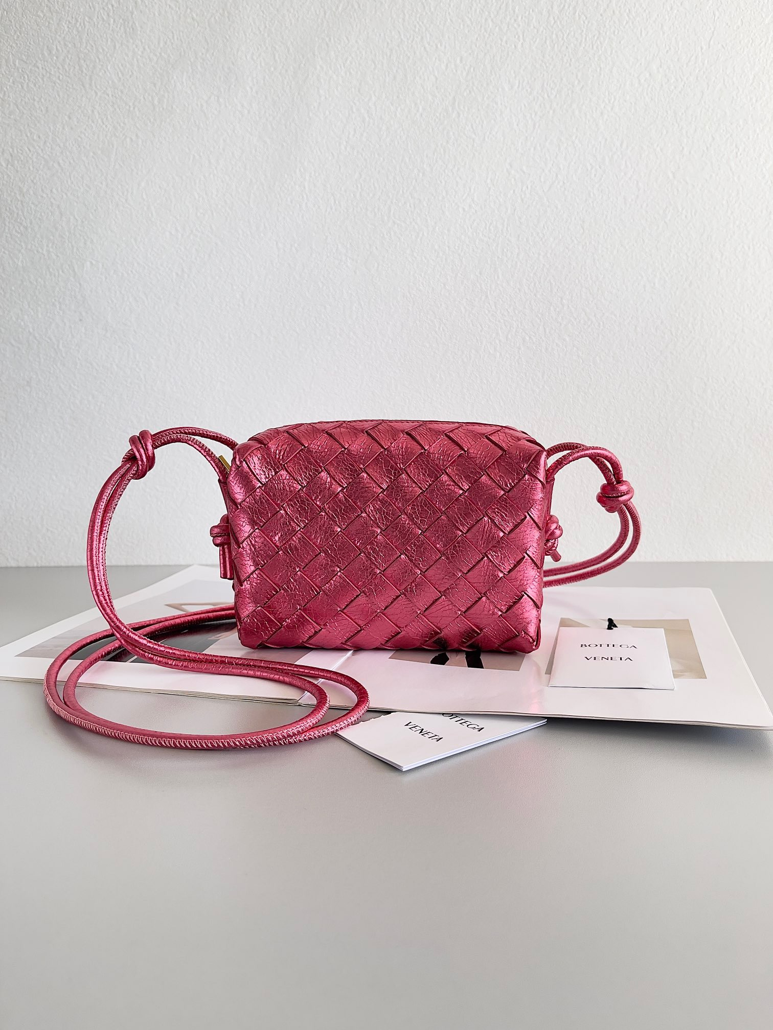 bo*te*ga Ve*ne*ta mini loop camera bag