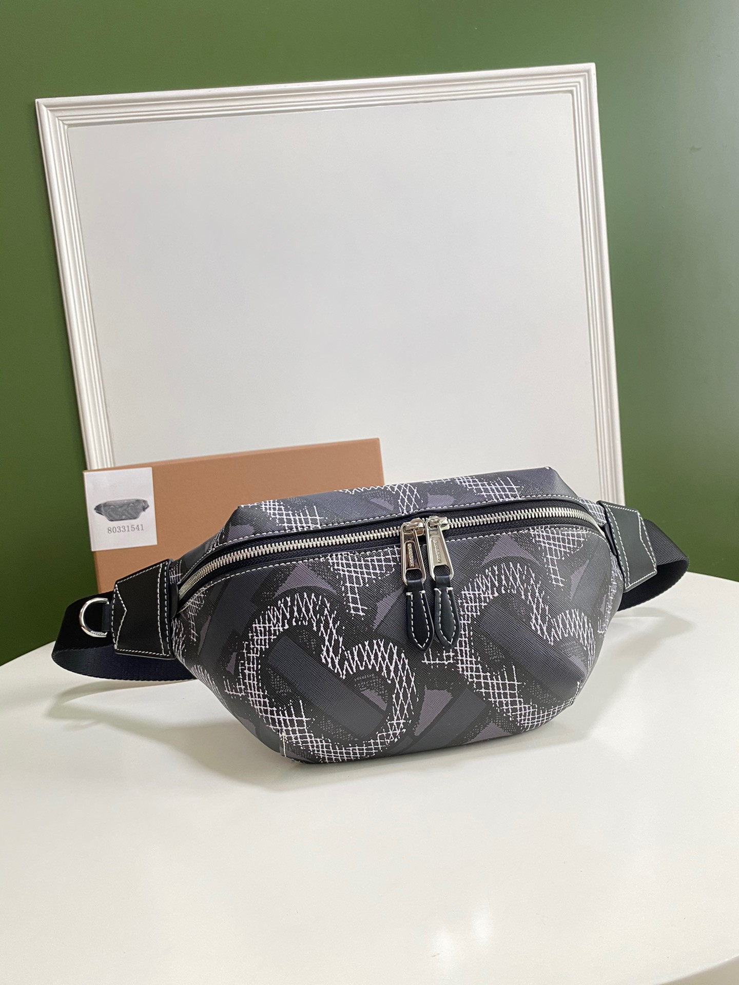 B**rry bum bag