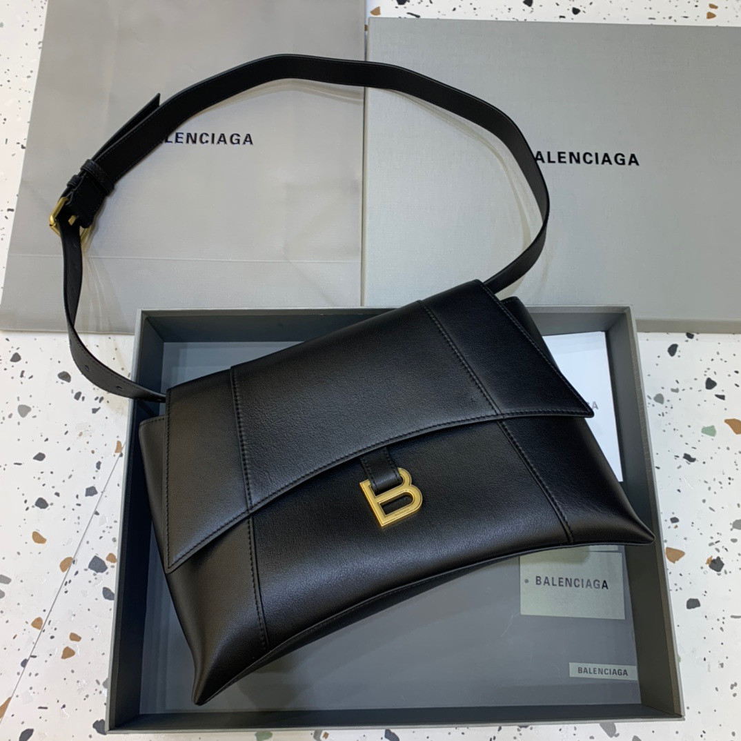 Ba*len*cia*ga downtown medium shoulder bag