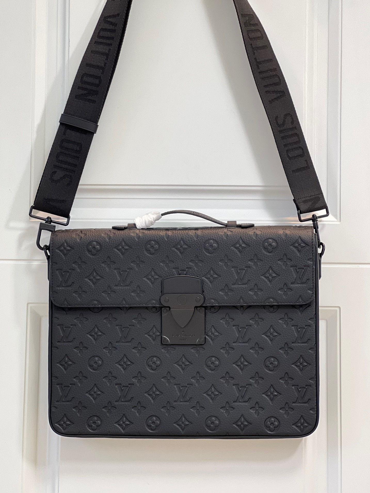 l0*is V*t0n s lock briefcase