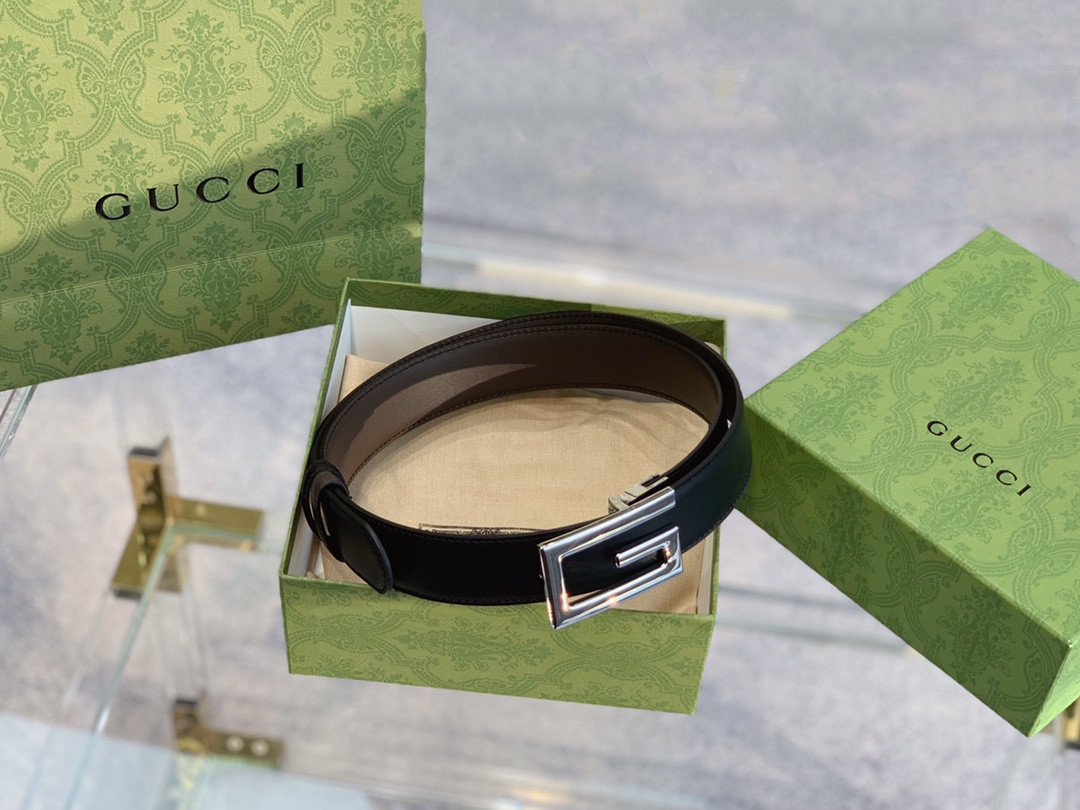 G*u*i reversible belt with square g buckle