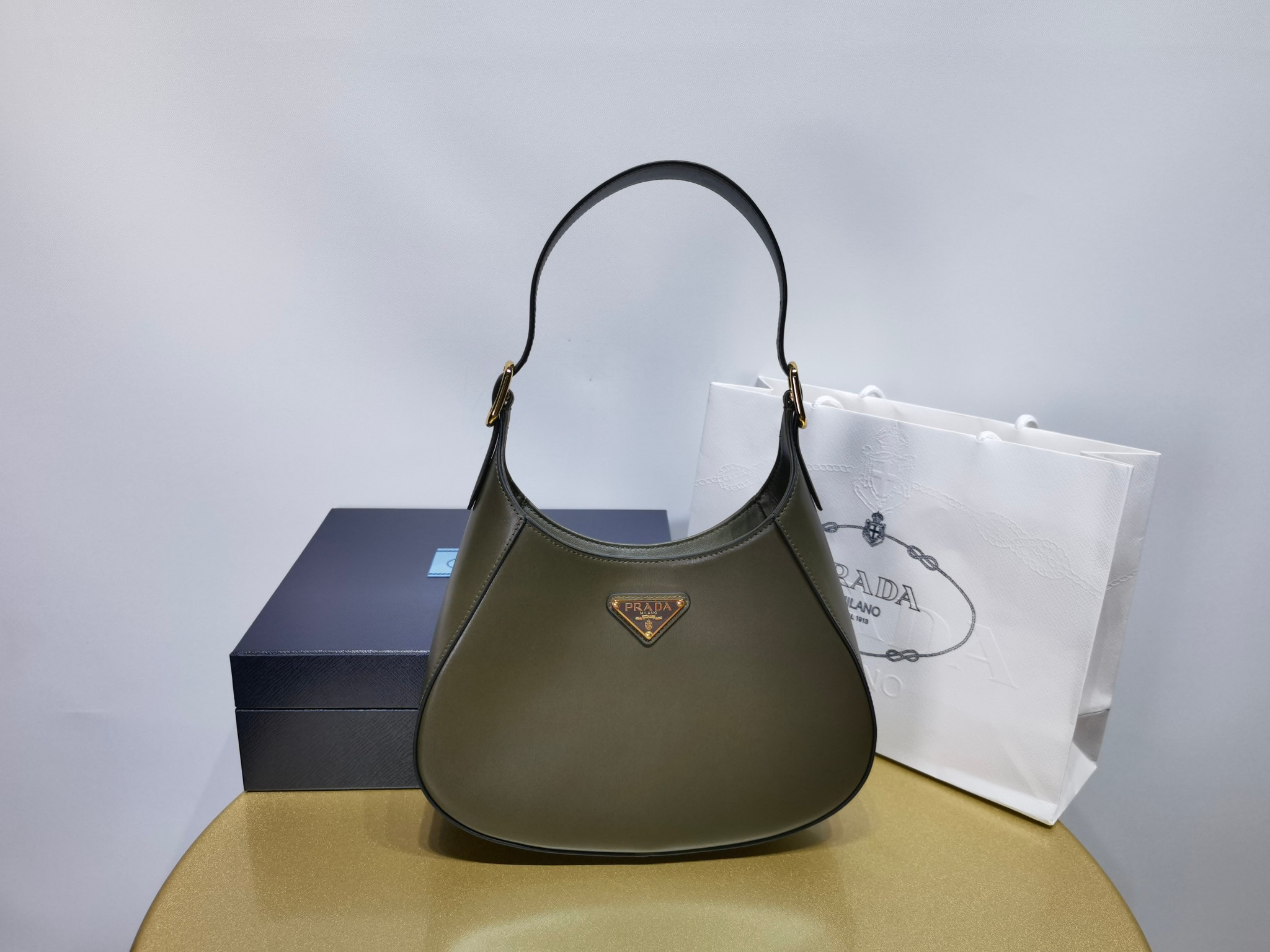 Pra*a leather shoulder bag