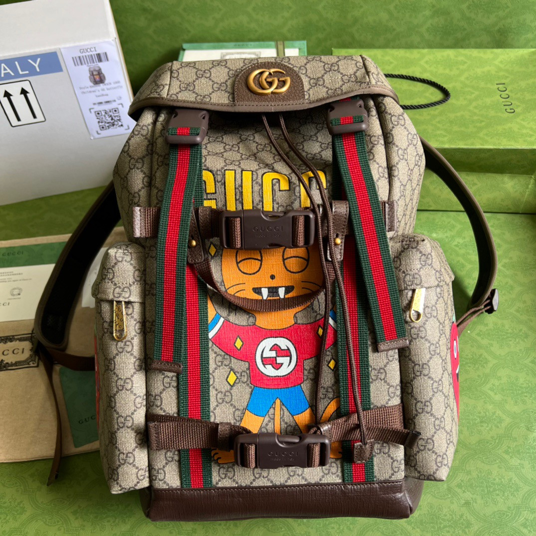G*u*i cat print skateboard backpack