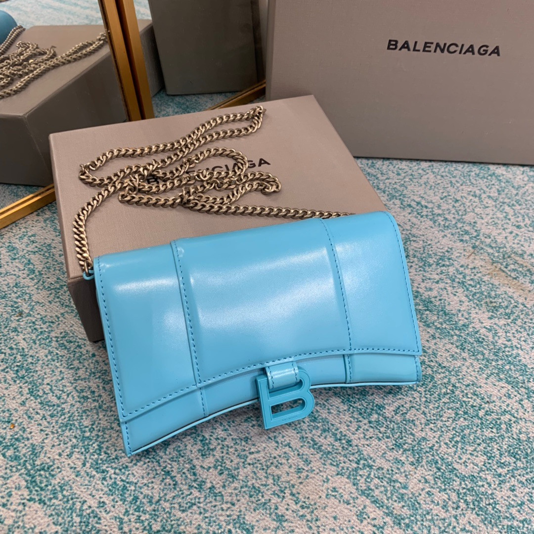 Ba*len*cia*ga hourglass wallet on chain