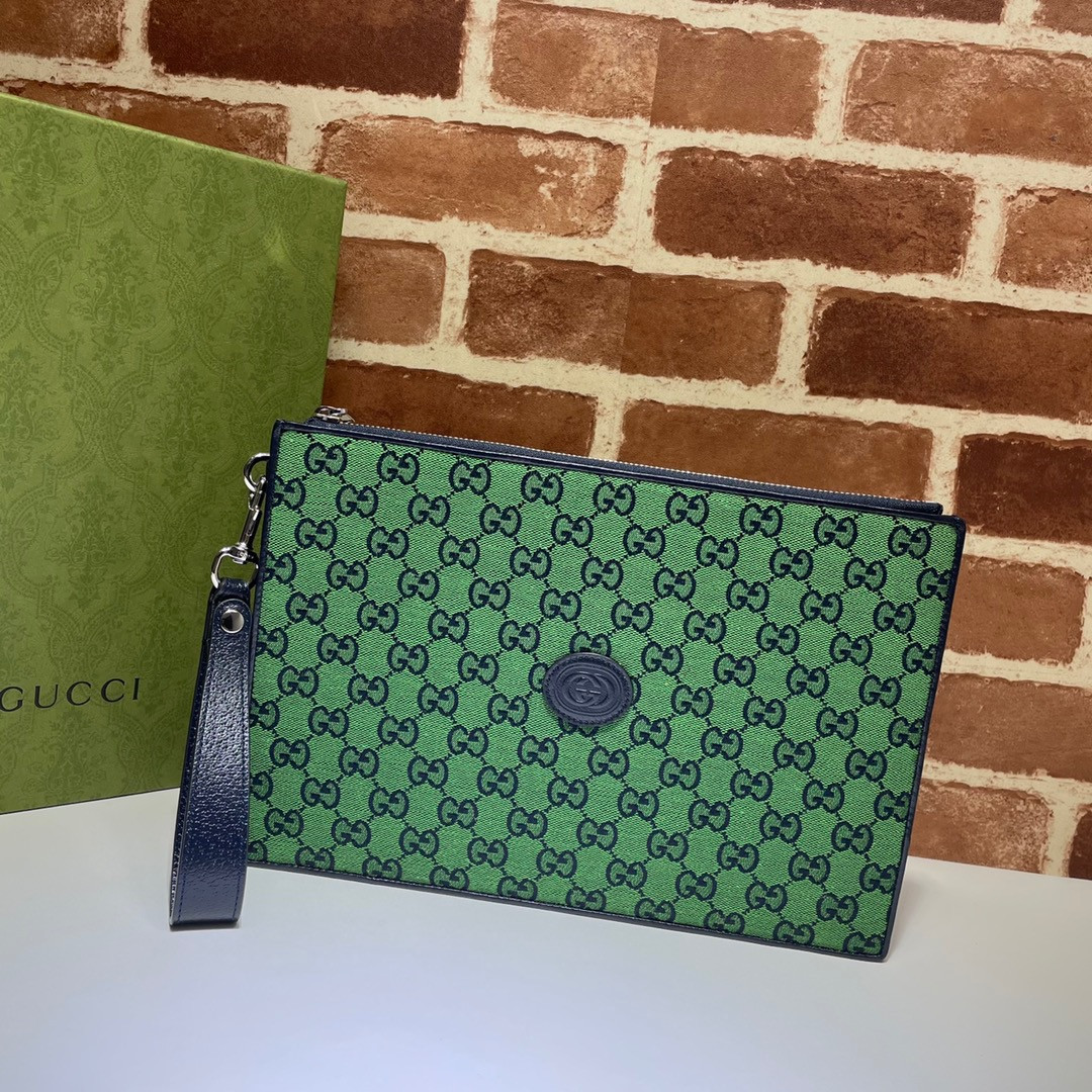 G*u*i pouch