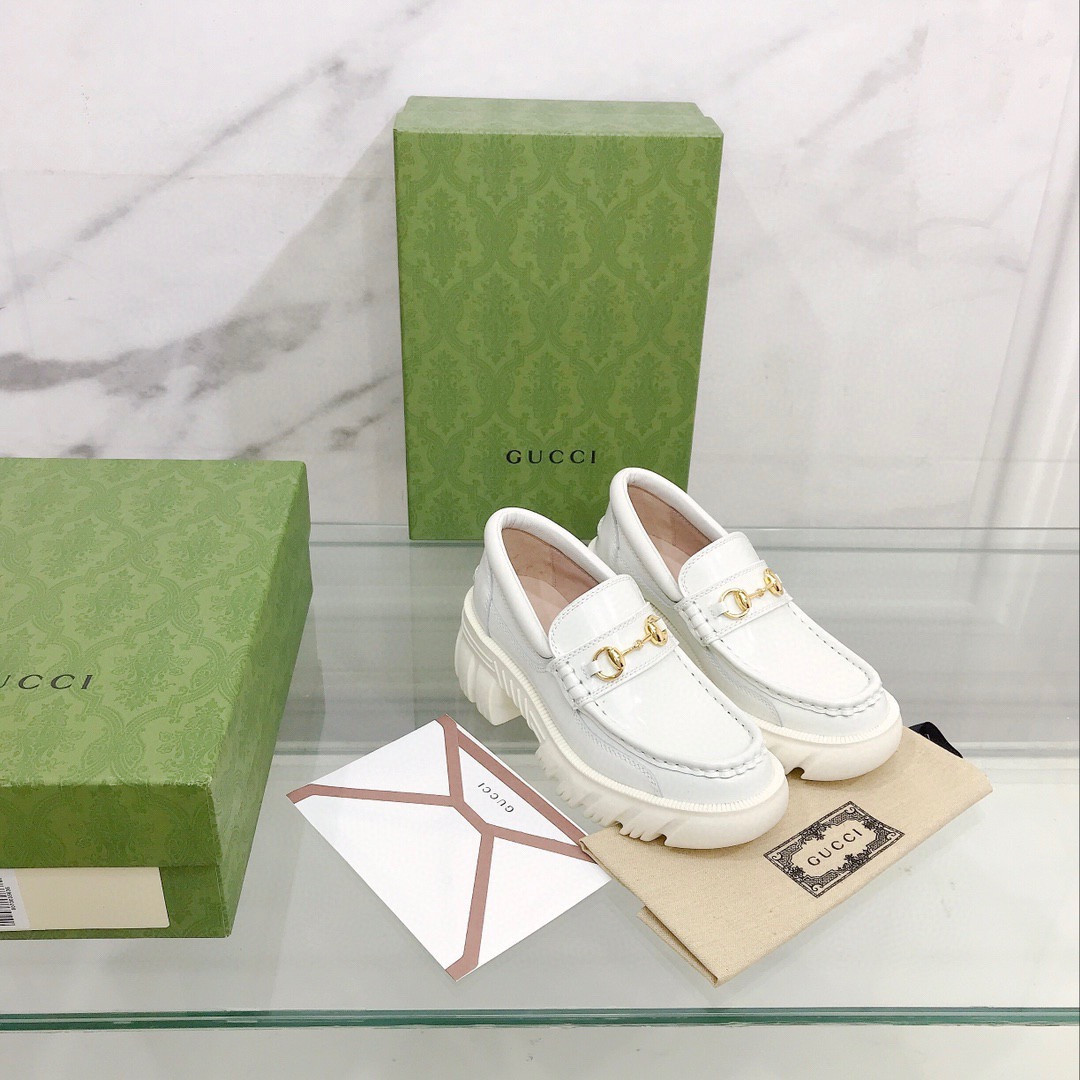 G*u*i loafer with horsebit