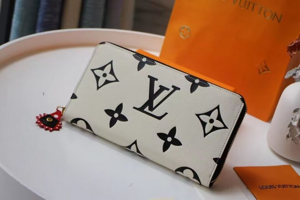 l0*is V*t0n zippy wallet