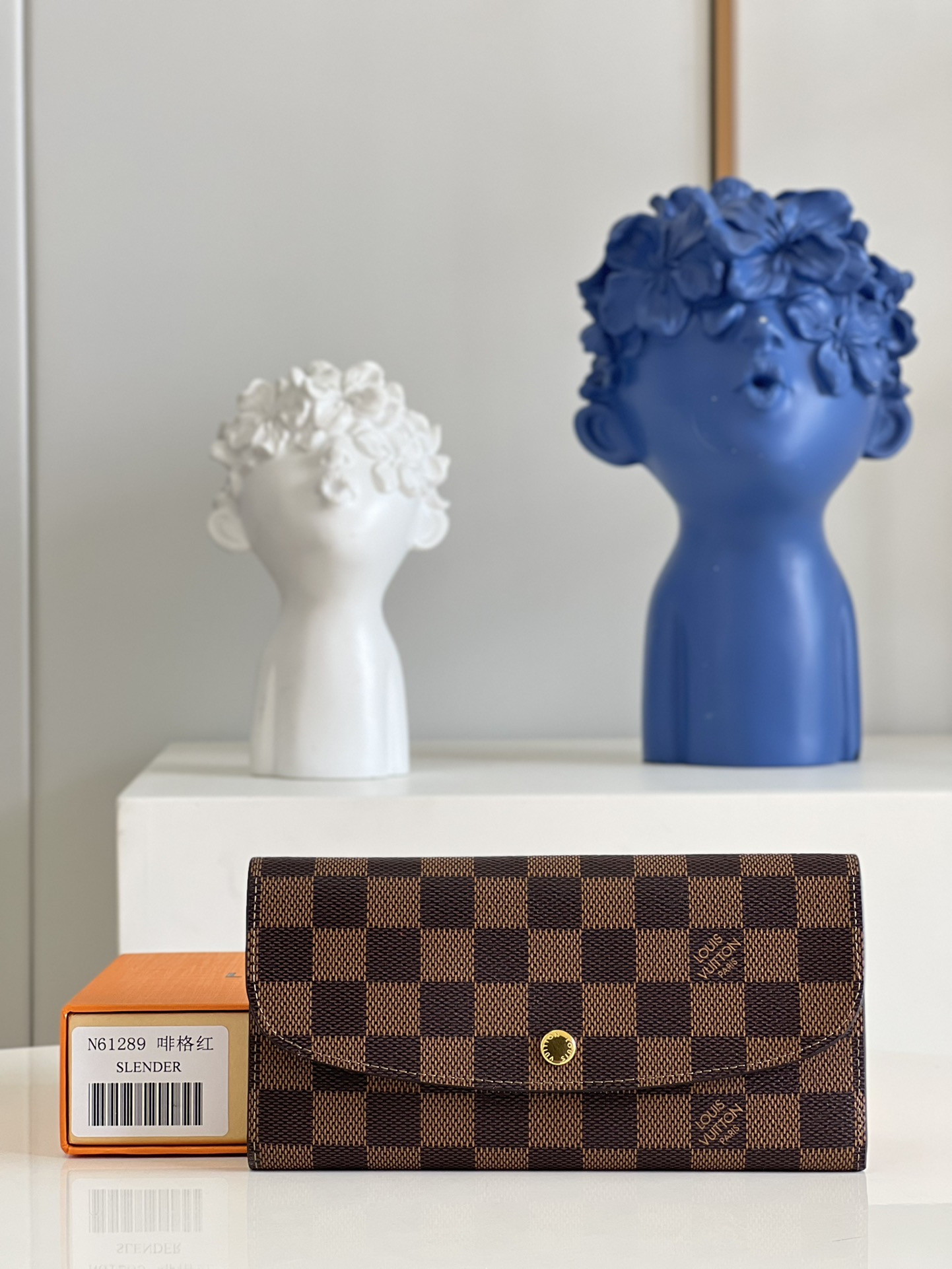 l0*is V*t0n emilie wallet