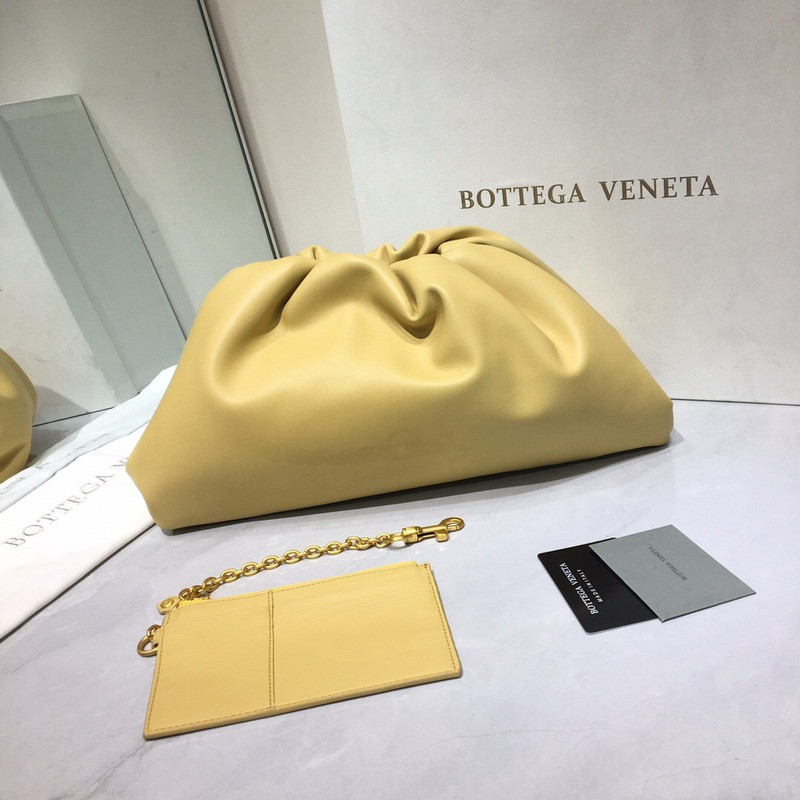 bo*te*ga Ve*ne*ta the pouch