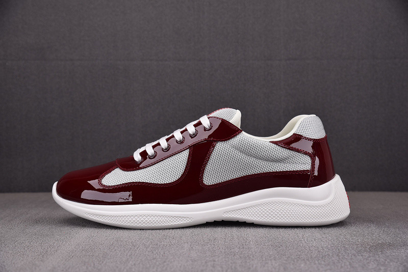 Pra*a sneaker