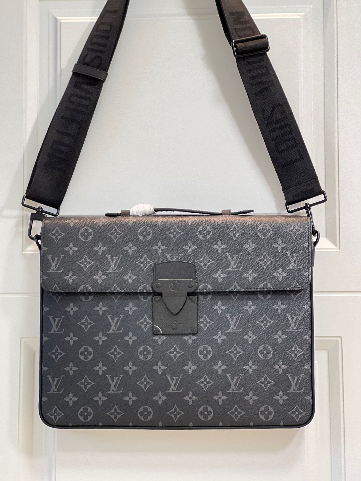 l0*is V*t0n s lock briefcase