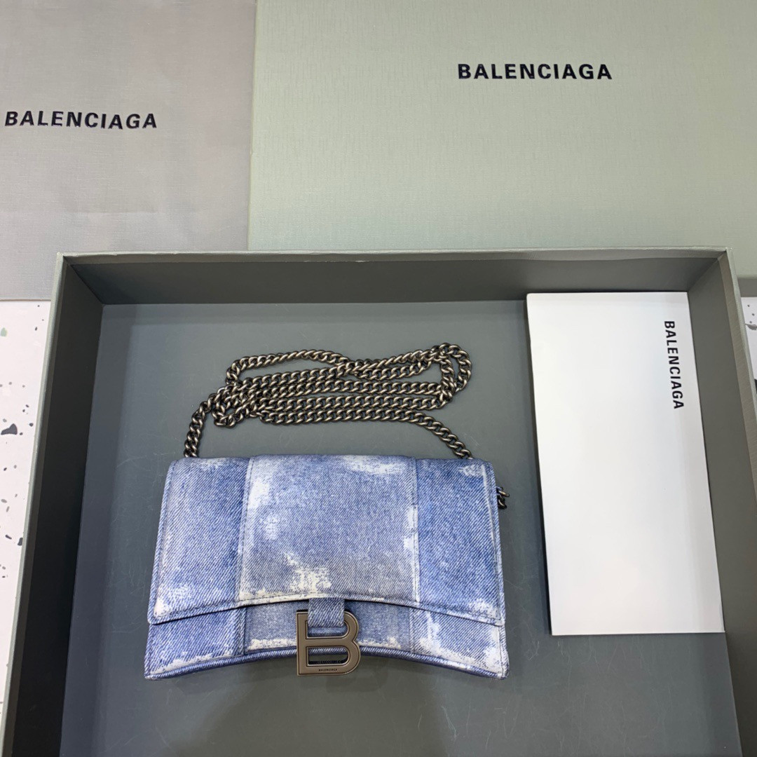 Ba*len*cia*ga hourglass wallet on chain