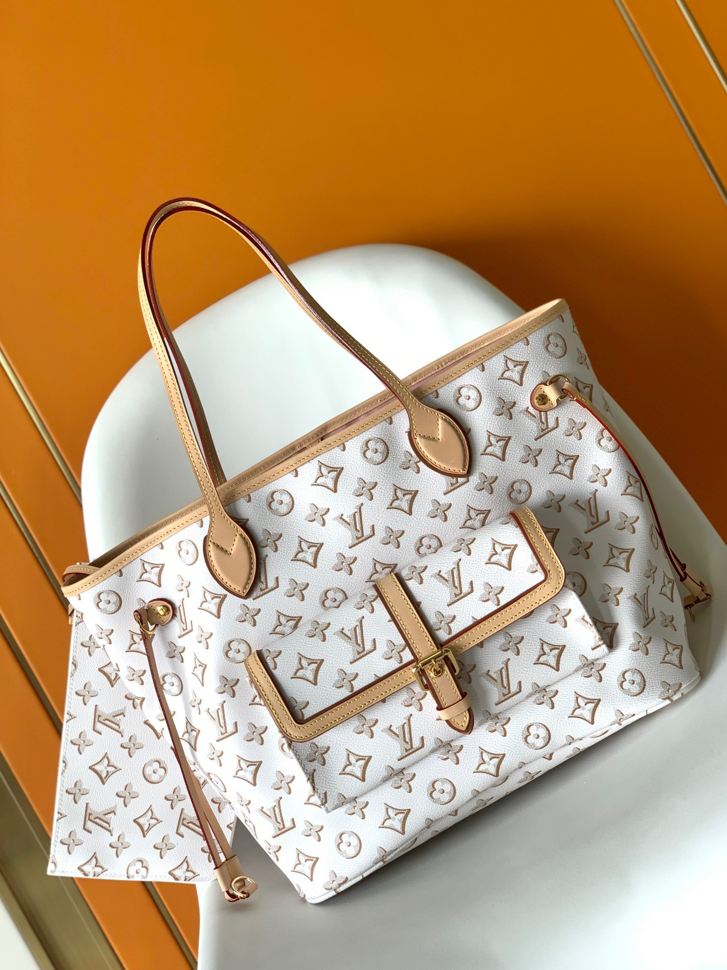 l0*is V*t0n neverfull mm