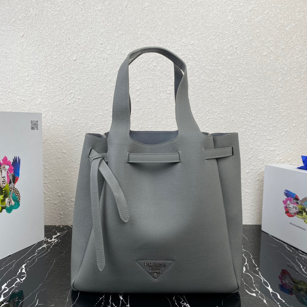 Pra*a leather tote